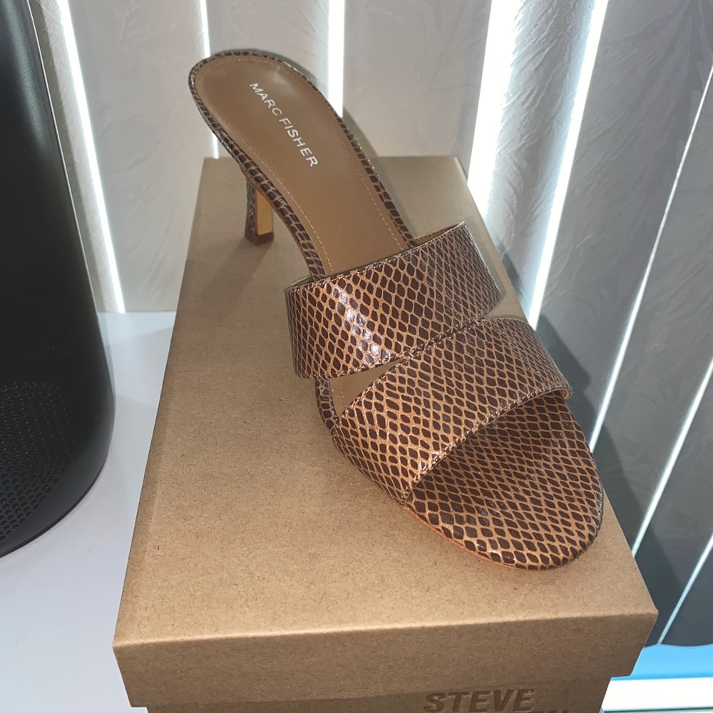 MARC FISCHER HEELS 2.5 inch